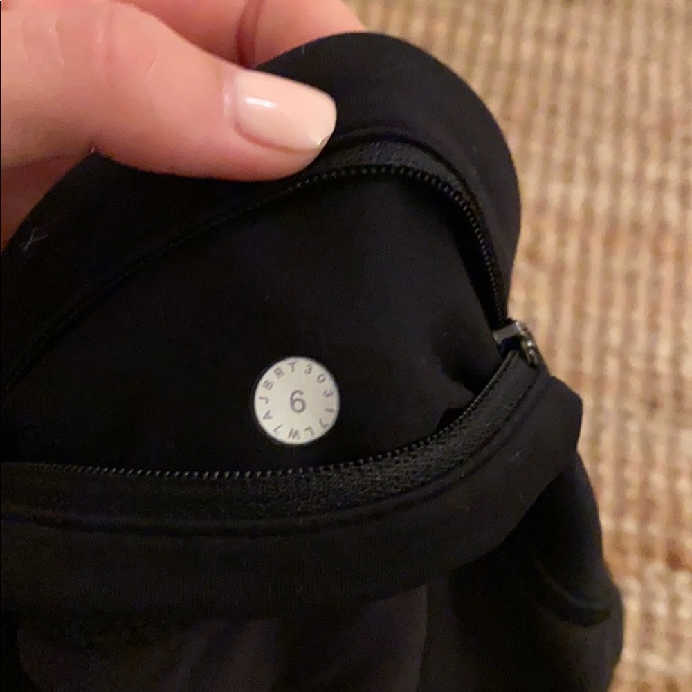Lululemon Black Speed Short - Picture 4 of 4